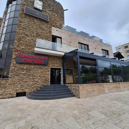 Papion 3* Bukarest