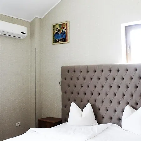 Papion ブカレスト