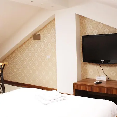 Papion Hotel 3*
